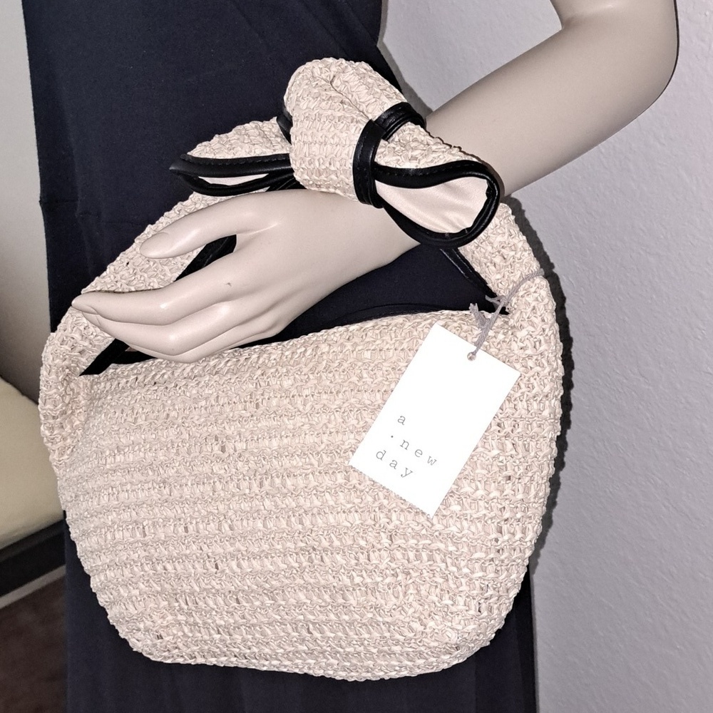 Straw Bow Bag Clutch- Beige - Picture 7 of 7
